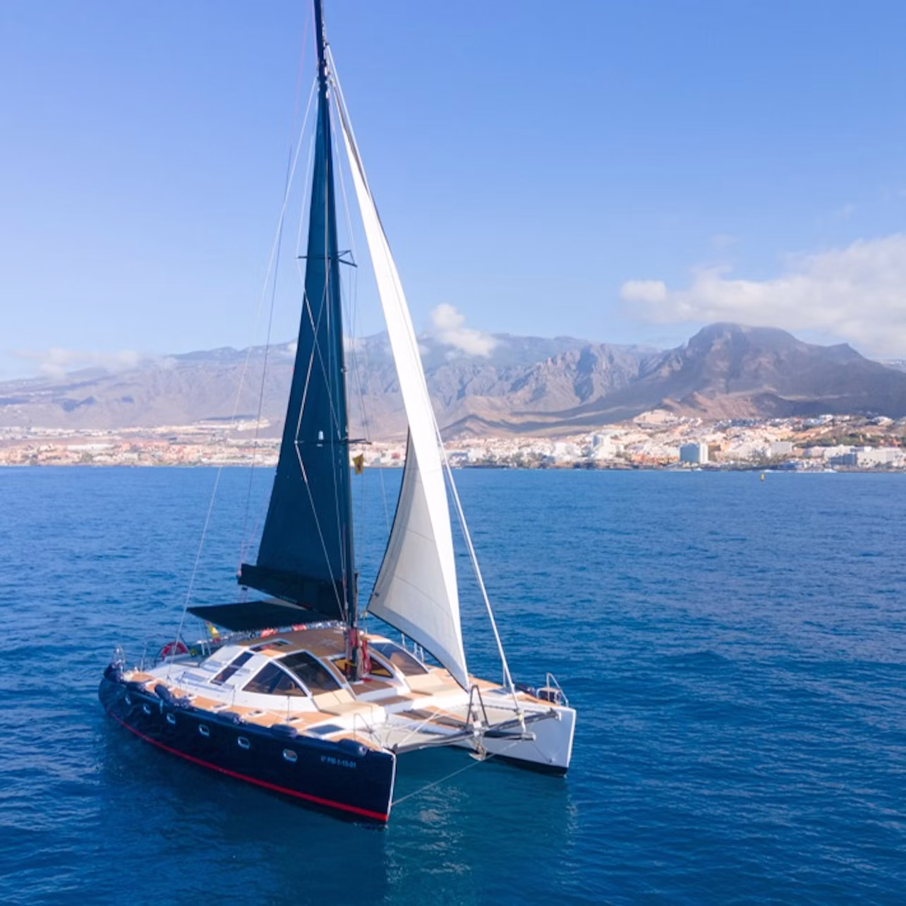 Chill out luxury catamaran HUG