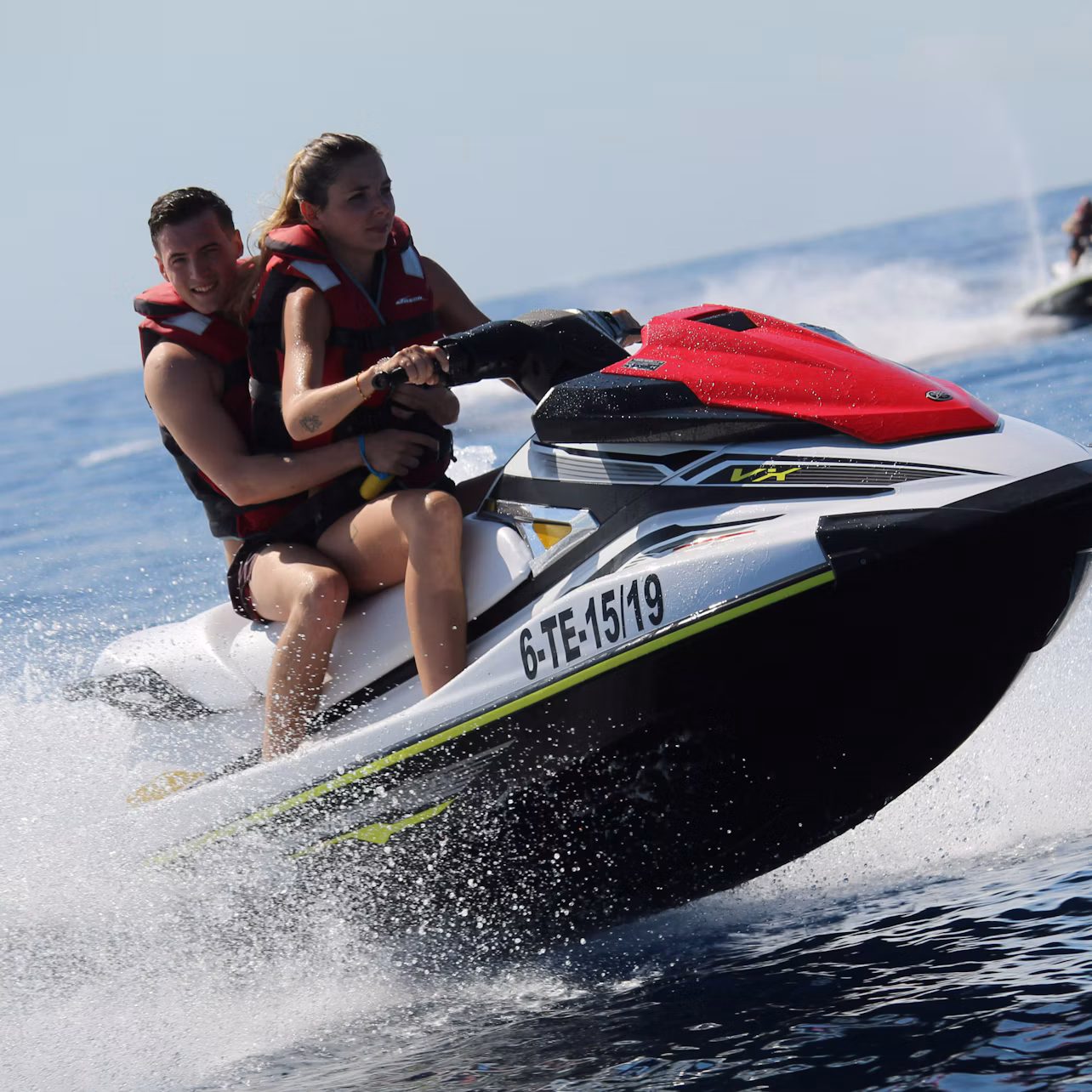 For couples, friends or family!
Alone or two on the jet ski (driver and passenger can swap)