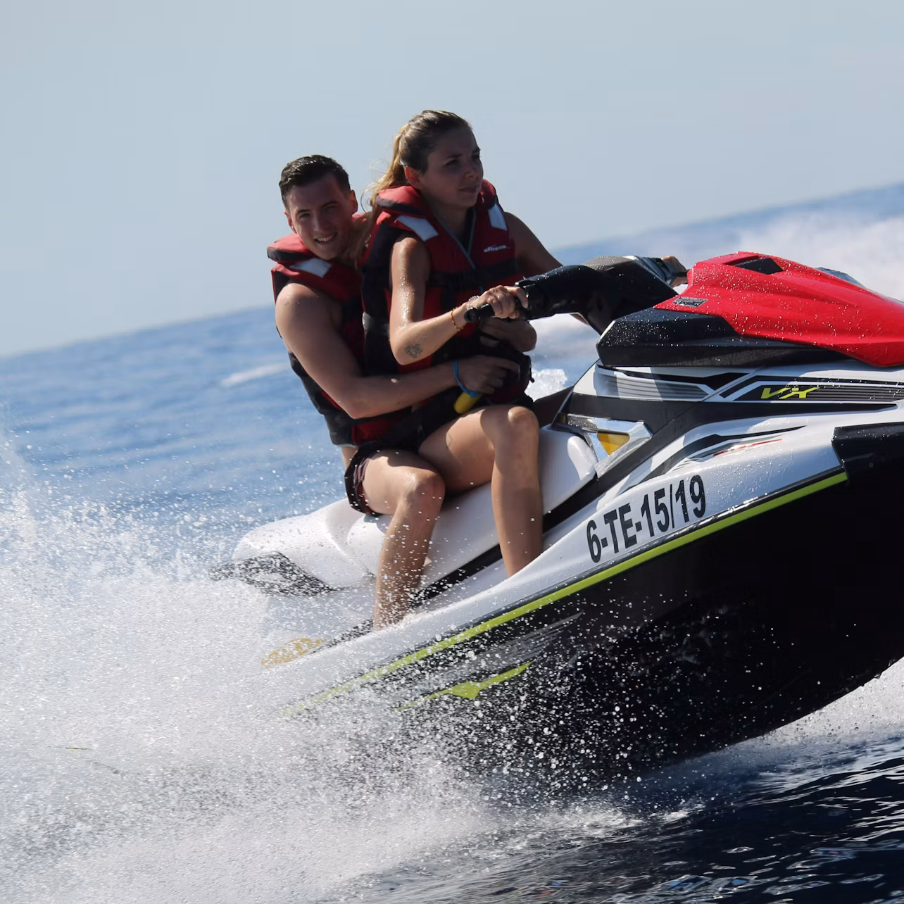 For couples, friends or family!
Alone or two on the jet ski (driver and passenger can swap)