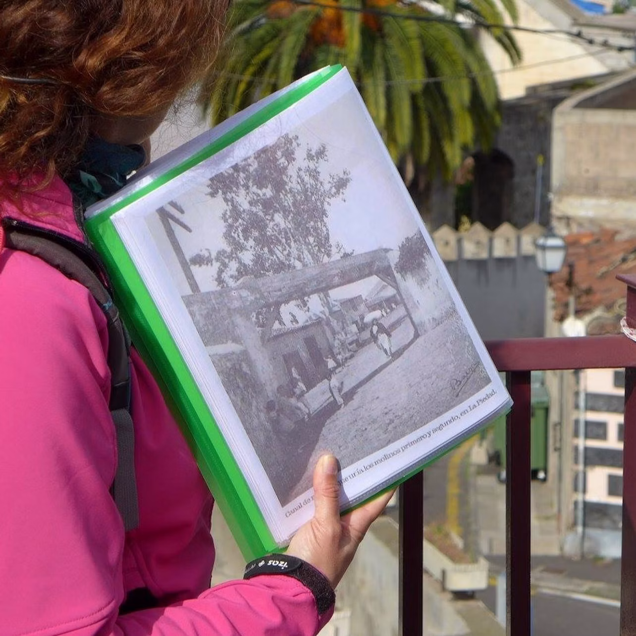 Guide detail with a folder of an old image of the water channels