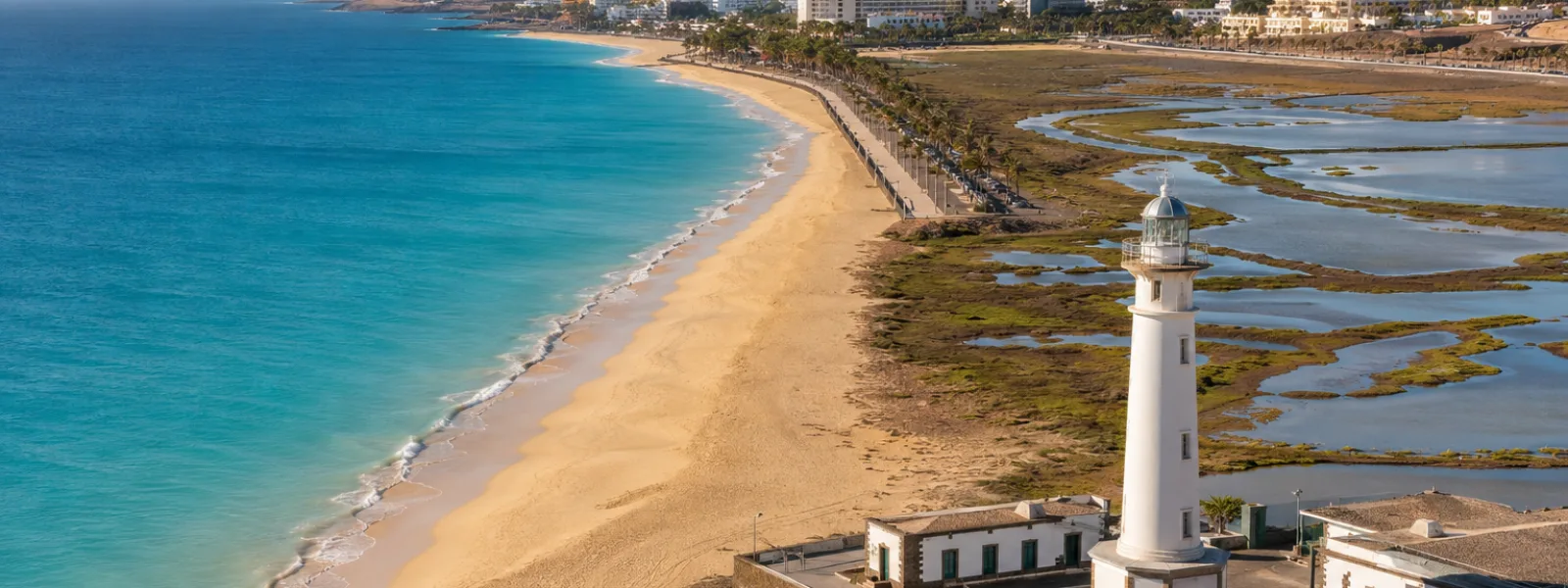 Spiaggia di Morro Jable e faro di Jandia a Fuerteventura
