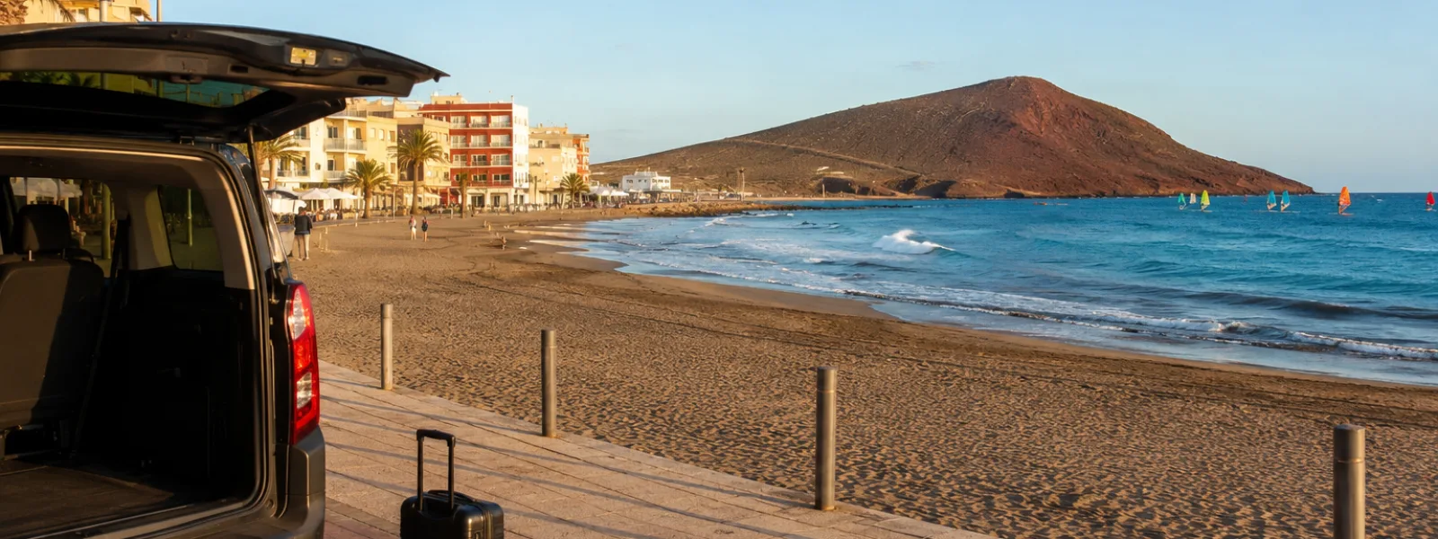 Plage d'El Medano et Montaña Roja à Tenerife pour un guide de transfert aéroportuaire