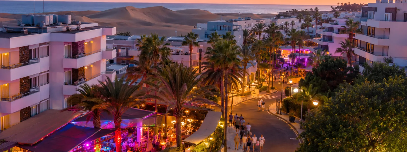 Avondhotel en nachtlevenscene nabij Yumbo Centre in Playa del Ingles, Gran Canaria