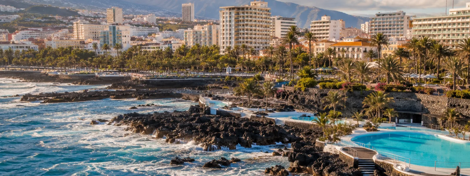 Hotel sul lungomare e piscine di Lago Martianez a Puerto de la Cruz, Tenerife