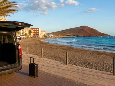 El Medano beach and Montaña Roja in Tenerife for an airport transfer guide