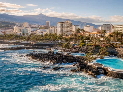 Seafront hotels and Lago Martianez pools in Puerto de la Cruz, Tenerife
