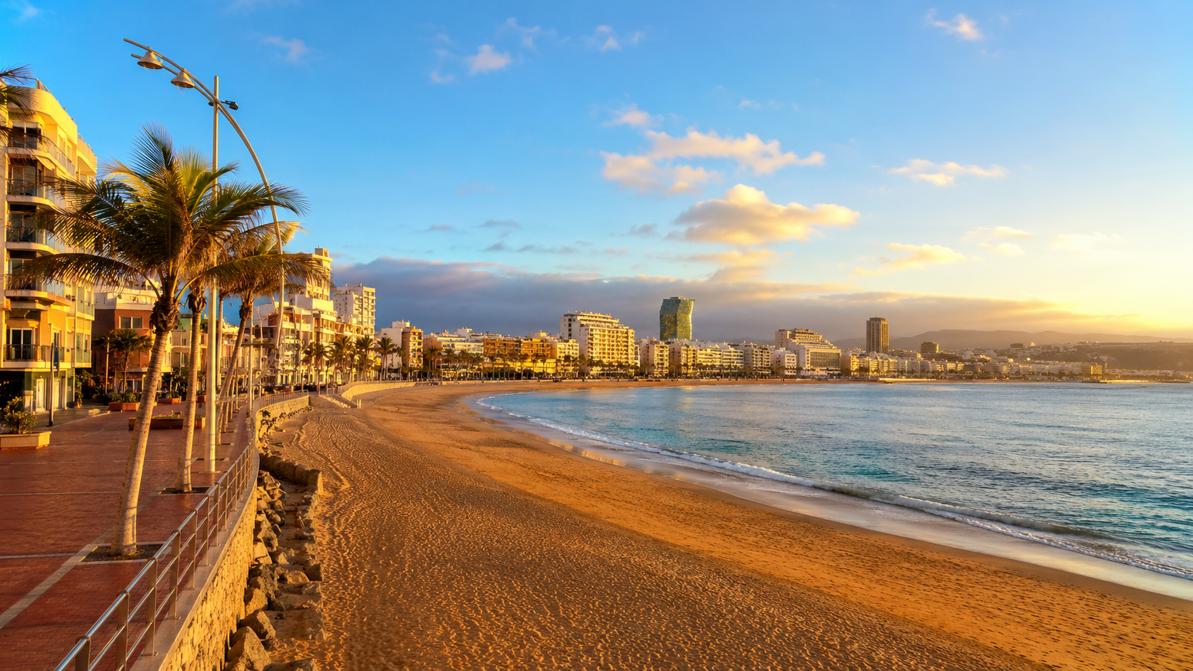 Las Canteras beach and city hotels in Las Palmas de Gran Canaria